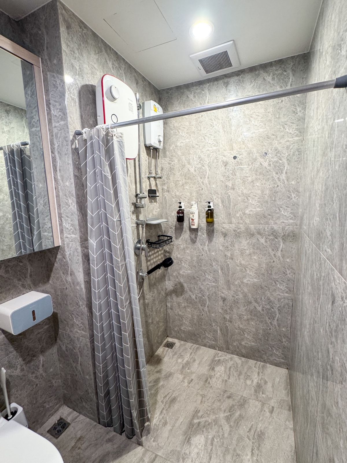 ให้เช่าคอนโดรัชดา ห้วยขวาง : ✨ ให้เช่า อาร์ติซาน รัชดา บิ๊วอินทั้งห้อง เฟอร์ครบ ห้องกว้าง (ตู้เสื้อผ้าใหญ่มาก)✨ ห้องว่าง 25 เม.ย. 2569