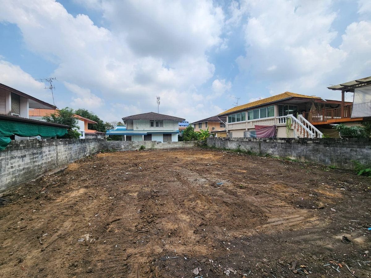 ขายที่ดินเกษตร นวมินทร์ ลาดปลาเค้า : ที่ดินเปล่า 100 ตร.ว. ซอยนวมินทร์ 40 / (ขาย), Waste Land 100 Sq.w. Soi Nawamin 40 / (FOR SALE) PIK037
