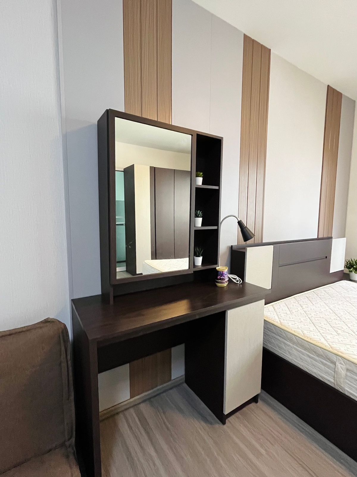 For SaleCondoPathum Thani,Rangsit, Thammasat : Urgent sale, very cheap price, The Point Rangsit-Khlong 6, new renovated, full of fir, ready to move in, suitable for investment yield8-9%