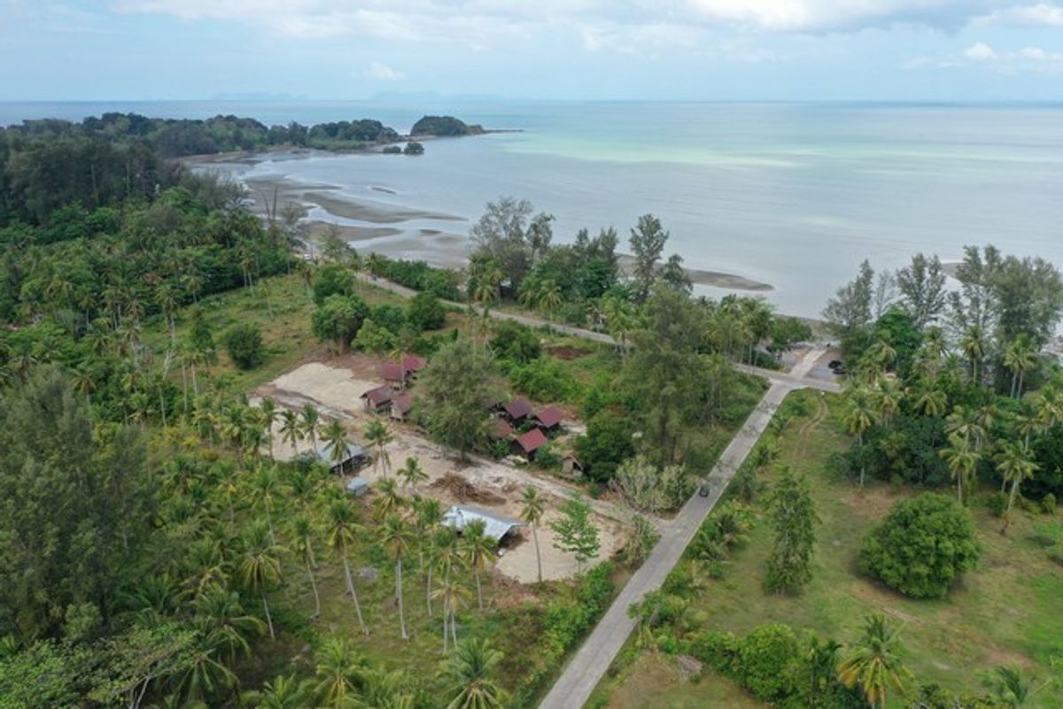 For SaleLandKrabi : Land built a 4 rai of Ko Lanta resort | next to public beach 100 m | Suitable for hotels-Villas | 35 million