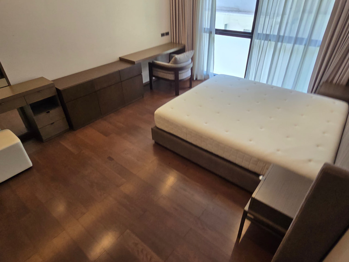 For RentCondoSathorn, Narathiwat : The Hudson Sathorn 7【𝐑𝐄𝐍𝐓】🔥 Cool dark tone. Luxurious furniture with style, complete functions, complete with every usable area 🔥 Contact Line ID: @hacondo