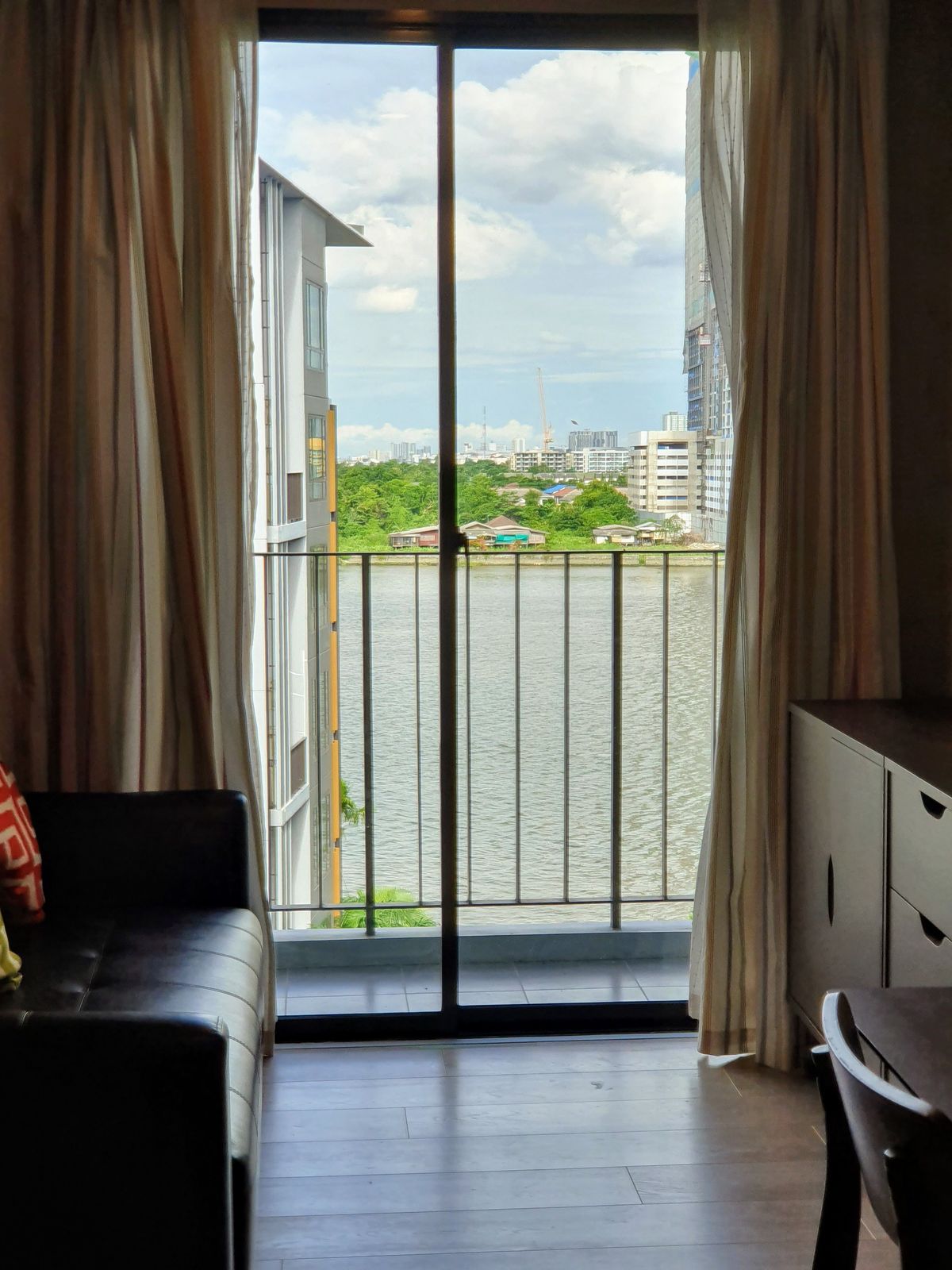 ขายคอนโดนนทบุรี บางใหญ่ บางบัวทอง : 🔥ขายด่วน🔥คอนโด Metro Luxe Riverfront รัตนาธิเบศร์ (ห้องวิวแม่น้ำ) เฟอร์นิเจอร์ใหม่เอี่ยม พร้อมเข้าอยู่ทันที