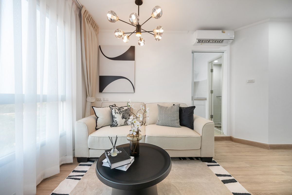 For SaleCondoChaengwatana, Muangthong : No need to go far! 🏡 This 2-bed, 2-bath unit has it all — perfect for WFH 💻 or working out 💪 with full fitness and co-working facilities 🏋️‍♂️☕