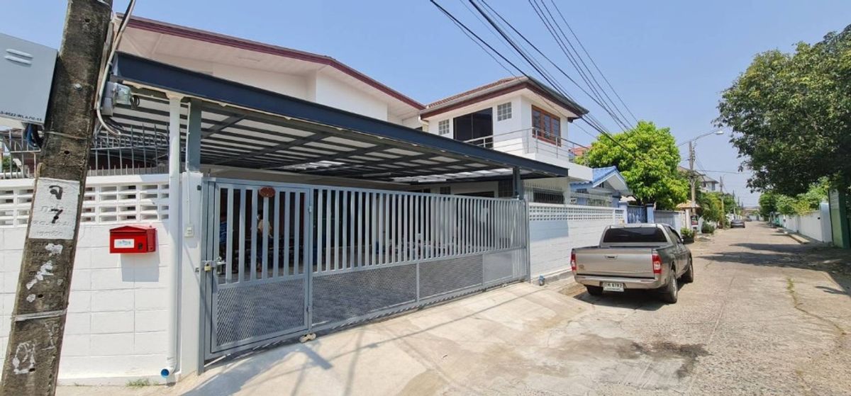 ให้เช่าโฮมออฟฟิศเกษตรศาสตร์ รัชโยธิน : บ้านเดี่ยว 2 ชั้น รีโนเวทใหม่ ให้เช่า ย่านเกษตรฯ-เสนานิคม ใกล้นวมินทร์ ซิตี้ อเวนิว เพียง 900 เมตร