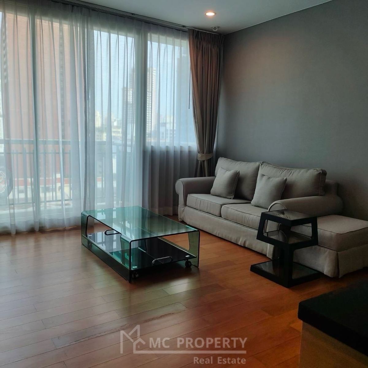 ให้เช่าคอนโดสุขุมวิท อโศก ทองหล่อ : Wind Sukhumvit 23 ให้เช่า 1 ห้องนอน 51sqm ชั้นต่ำให้เช่าเพียง 27,000 กรุณาติดต่อ 0816878954