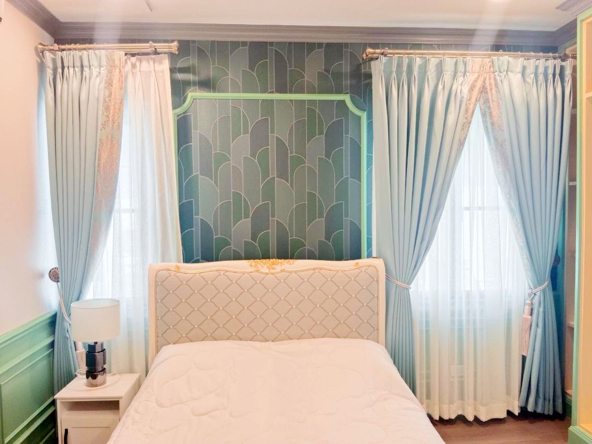 HousePattanakan, Srinakarin : Rent a new detached house, Nantawan, Rama 9, Krungthep Kreetha, new cut 106.5 sq.w., 4 bedrooms, 5 water, beautiful back corner, complete furniture Ready