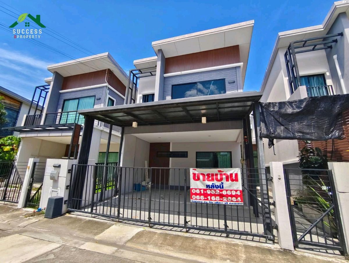 For SaleHouseSamut Prakan,Samrong : Townhouse for sale Style house, Natural, Natural, Srinakarin Trend, Location on the Maine Road Near the central garden, 28 sq.w., convenient to travel near the BTS, near the expressway, just 15 minutes near the market, easy to find food.