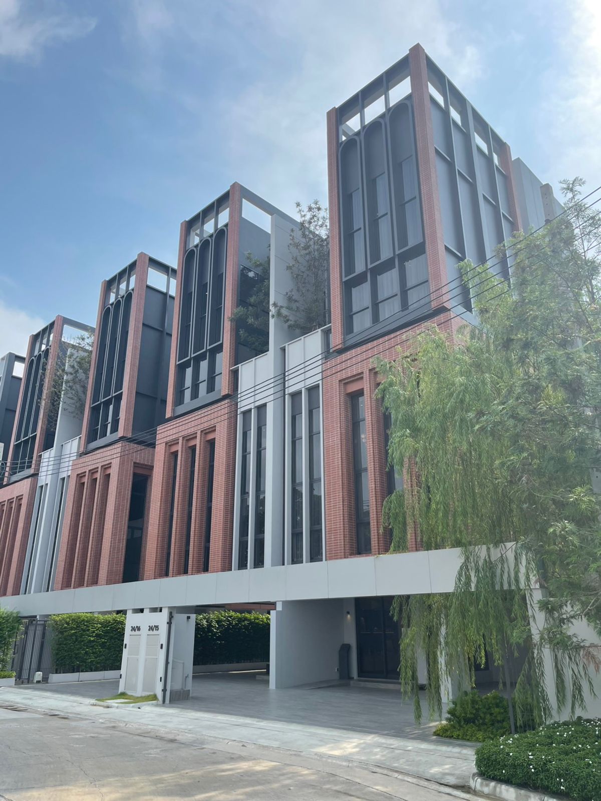 For SaleHome OfficeSukhumvit, Asoke, Thonglor : Home Office Luxury Gold Location Sukhumvit 77 - District Sukhumvit 77