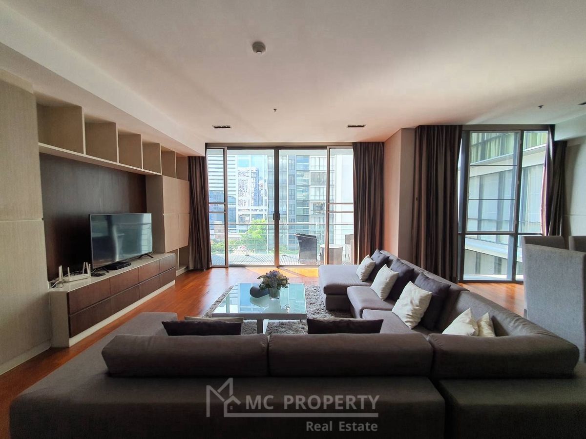 ให้เช่าคอนโดสุขุมวิท อโศก ทองหล่อ : Domus 3 ห้องนอน 212sqm+บ้านแม่บ้านให้เช่าเพียง 140,000 โปรดติดต่อ 0816878954