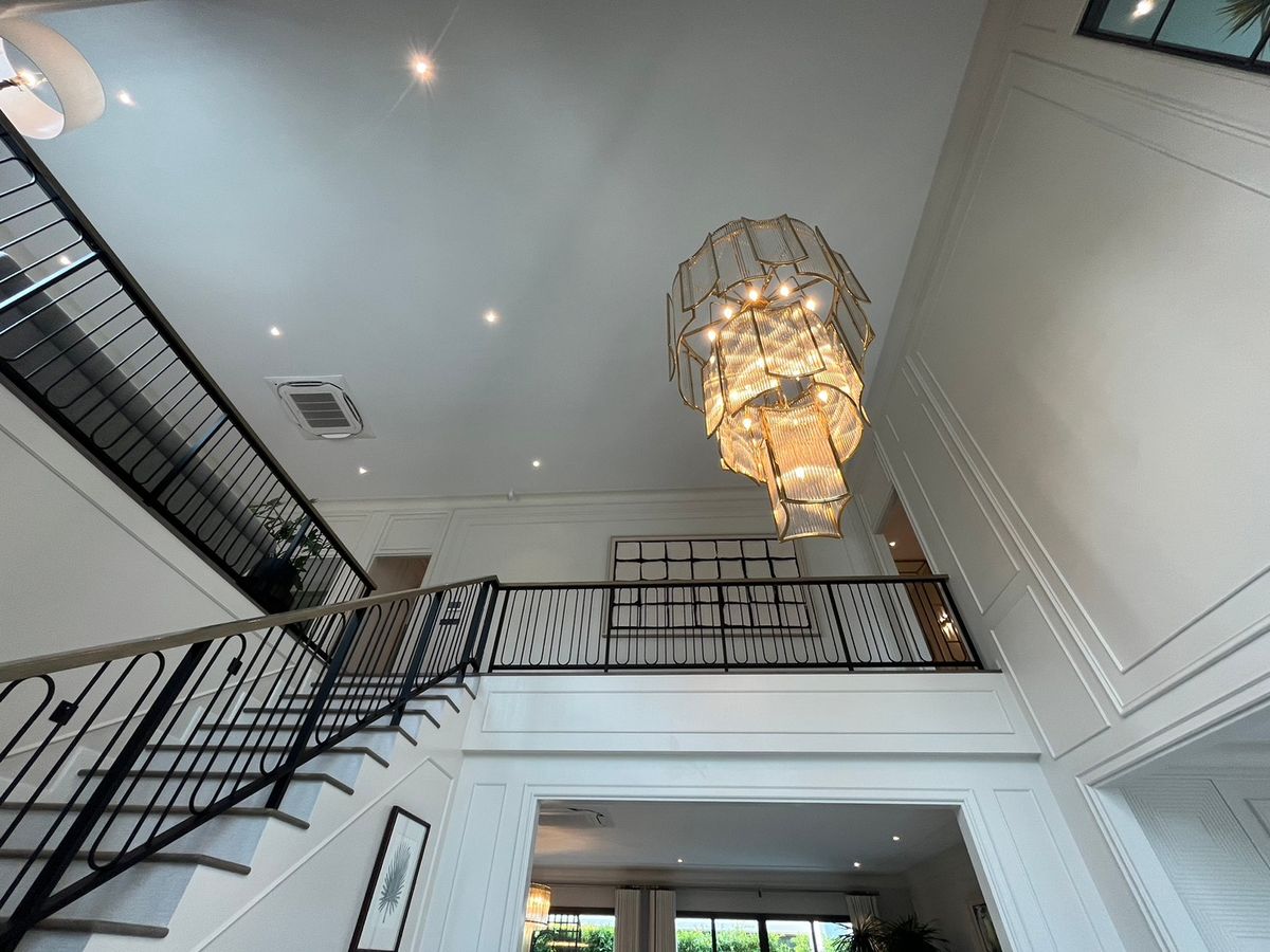For SaleHouseBangna, Bearing, Lasalle : 🏡 Luxurious detached house, Type Masefield (Messfield), Setthasiri, Bangna, Km. 10 📌 Plot 898/1 | Land area 89.60 sq.who | Usable area 377 sq.m. 💰 Special price only 35.9 million baht (buy directly with the project)