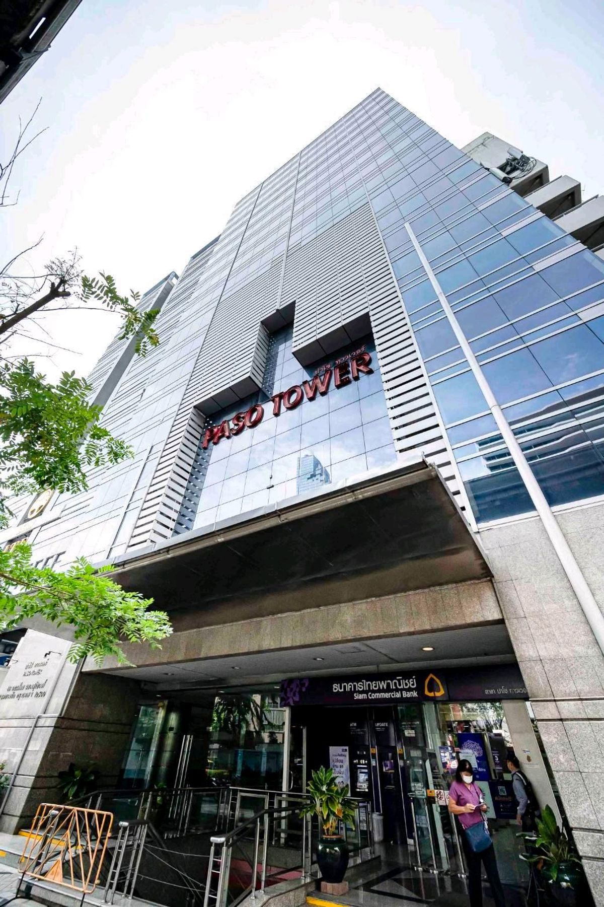 ให้เช่าโชว์รูมสีลม ศาลาแดง บางรัก : ให้เช่าโชว์รูม ร้านค้า สำนักงานชั้น G อาคารปาโซ่ทาวเวอร์ ติดถนนสีลม ใกล้รถไฟฟ้าช่องนนทรี (แยกนราธิวาส) ตรงข้ามธ.กรุงเทพ (สำนักงานใหญ่)