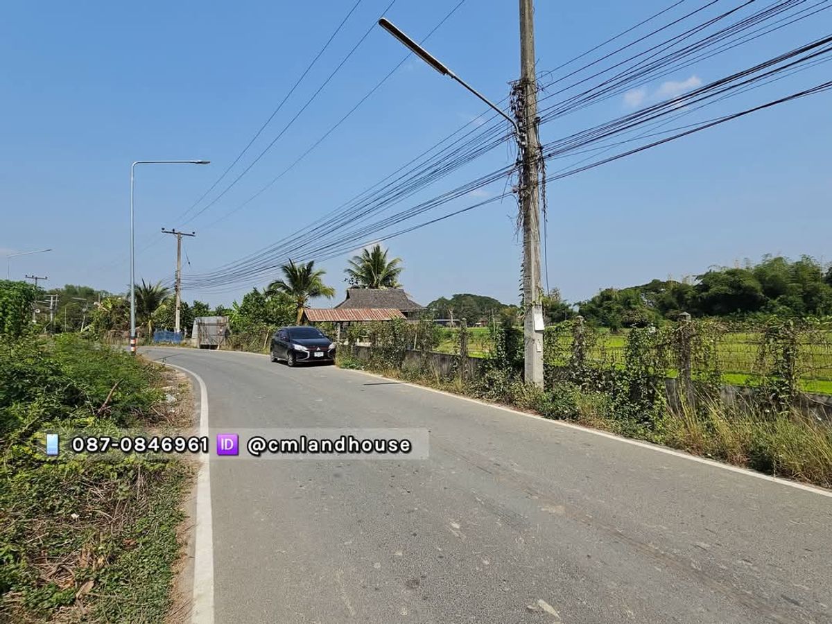 For SaleLandChiang Mai : Ban Suan Land, nearly 6 rai, near Central Festival 9 km. Sansai Chiang Mai District, next to the main road in the community, trading or building a housing estate.