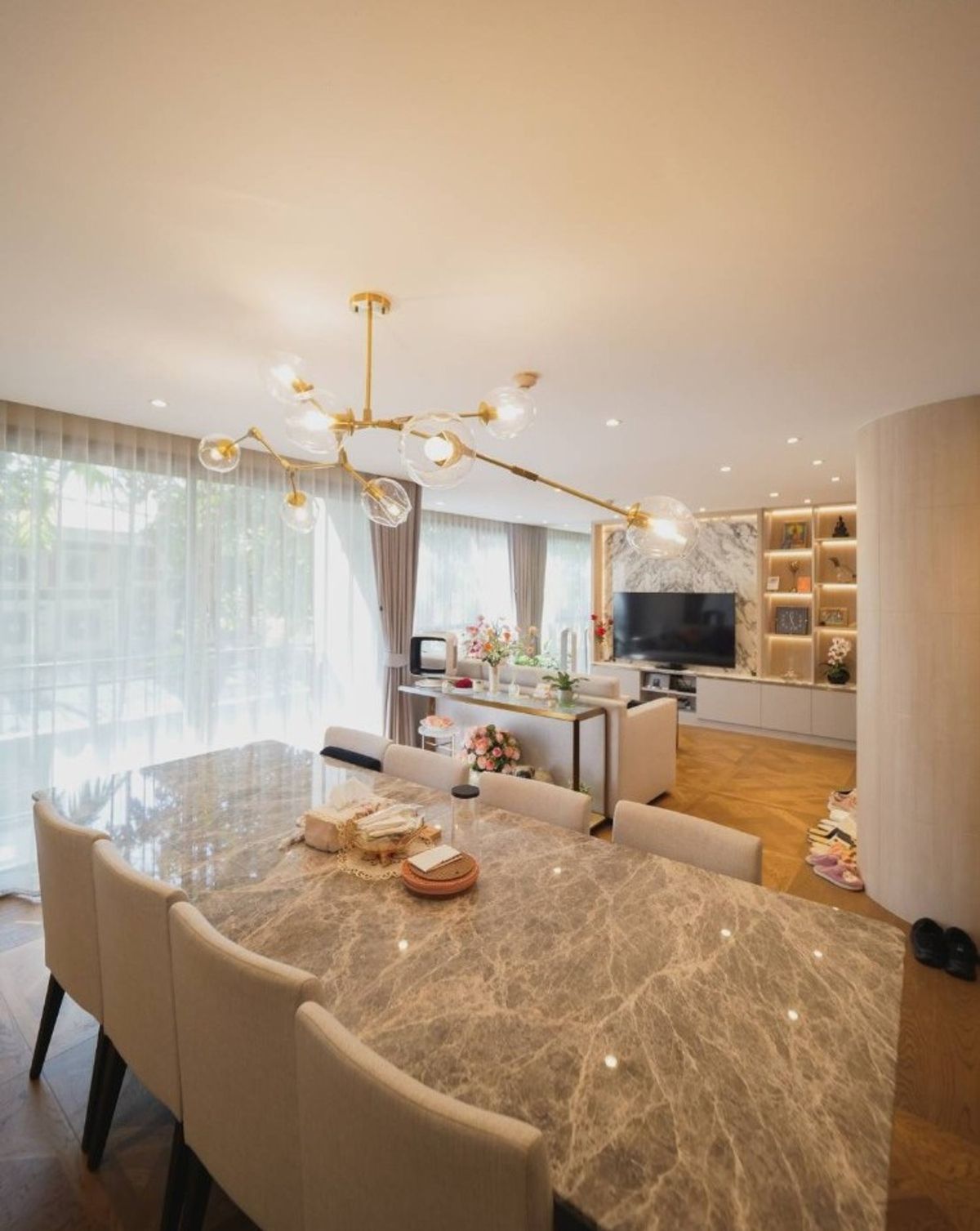 ขายคอนโดสุขุมวิท อโศก ทองหล่อ : 💥ดีล ห้องแต่งสวย ราคาพิเศษ ✨🛋️Via Botani Sukhumvit 47  ( 2Bed 2Bath 75SQM.) พร้อมอยู่ ! เพียง 17,990,000 บาท Tel.0981315848 @propmatch