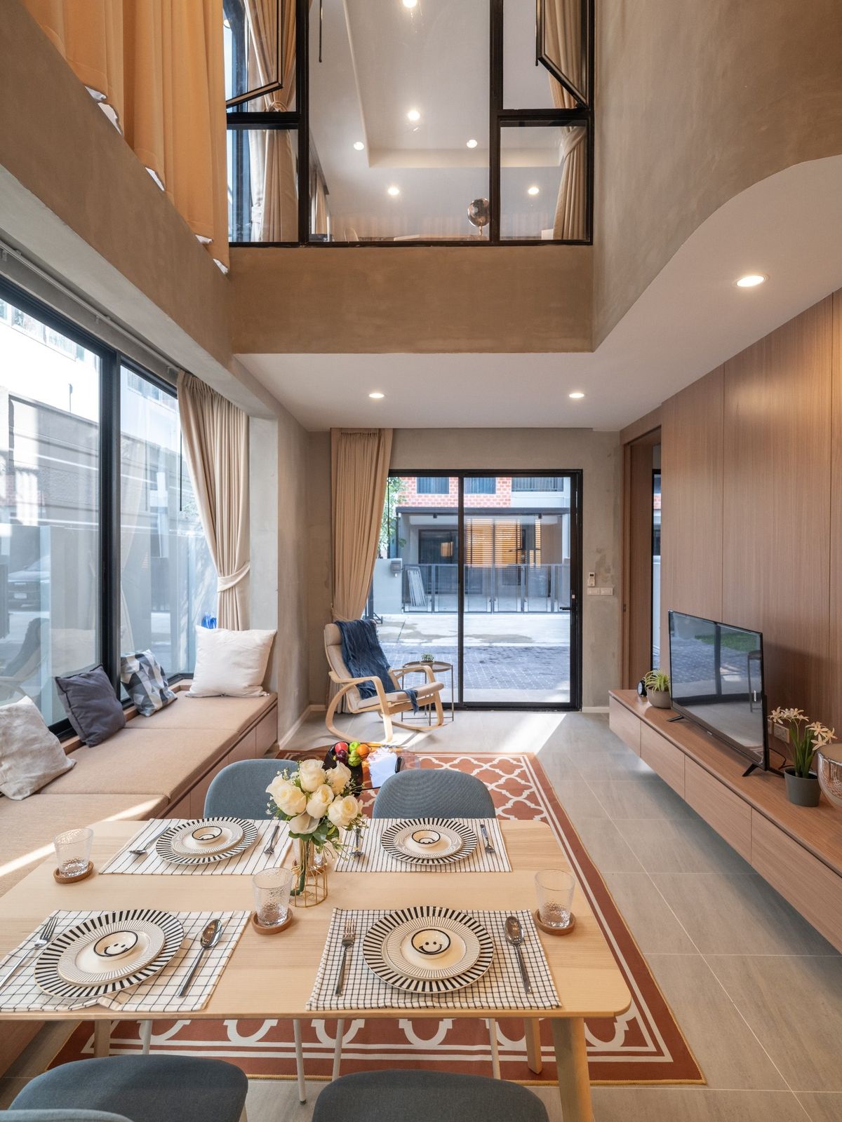 ขายทาวน์โฮมโชคชัย4 ลาดพร้าว71 : 🏛️Britloft โชคชัย 4✨ทาวน์โฮม 3.5 ชั้น แปลงมุม พร้อมสวนส่วนตัว ขนาด 237 ตร.ม. 24.7 ตร.ว. | 3 ห้องนอน 4 ห้องน้ำ 2 ที่จอด เริ่ม 9.9 MB ติดต่อนัดชม Tel.0922635410 (เอิร์ธ)