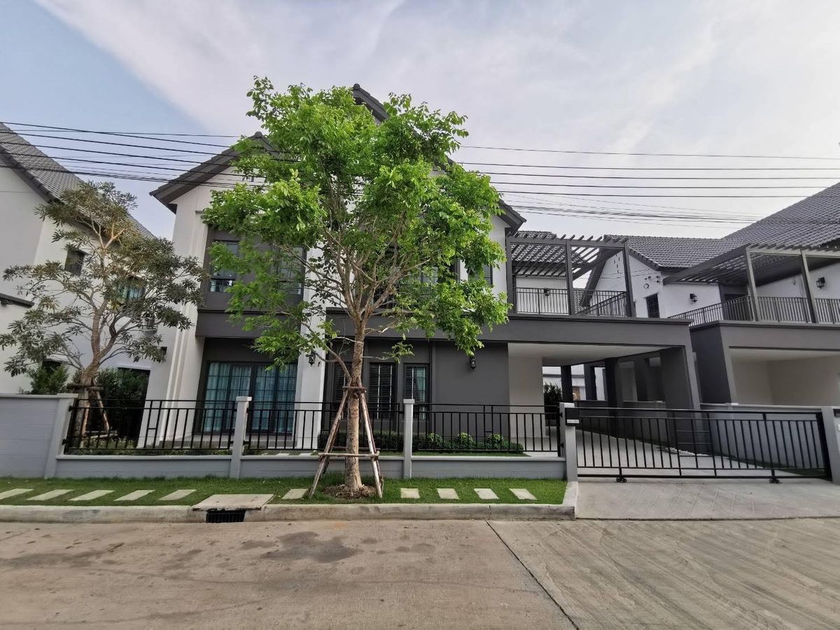 For RentHouseBangna, Bearing, Lasalle : Rent a house with a new grip, Centro Bangna