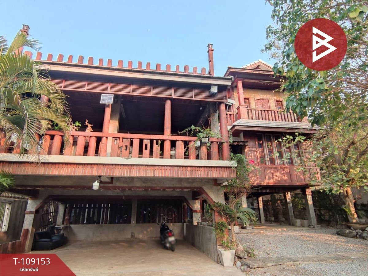 For SaleHouseNakhon Sawan : House for sale, 2 -story wooden house, area 1 ngan 68 sq.wakli, Nakhon Sawan