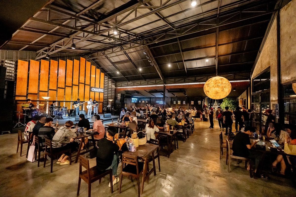 เซ้งร้านค้า/ตลาดนัดปทุมธานี รังสิต ธรรมศาสตร์ : 🍻 ปล่อยเซ้ง ร้านอาหาร & Bar มีใบอนุญาตจำหน่ายเครื่องดื่ม ใกล้ม.รังสิต ใกล้ม.กรุงเทพ มีโซน outdoor, indoor สามารถเปิดกิจการต่อได้เลย