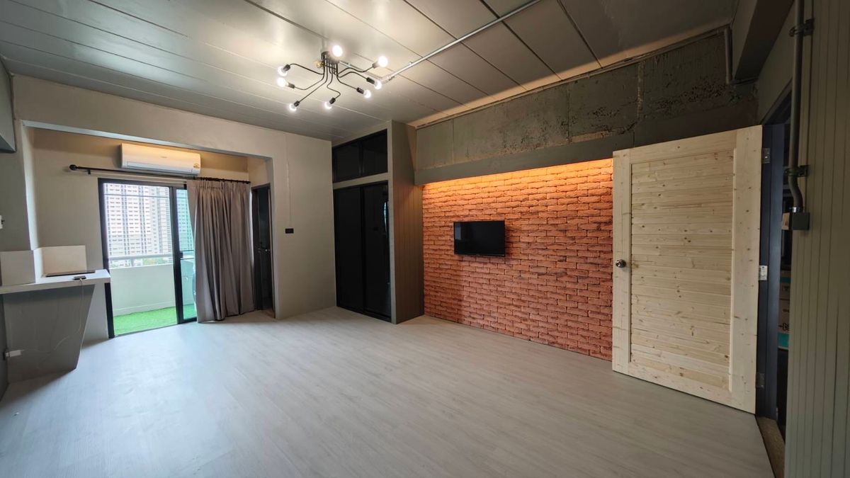 ขายคอนโดนวมินทร์ รามอินทรา : เจ้าของขายเอง คอนโดตกแต่งใหม่ loft ห้องใหม่ยังไม่เคยอยู่  ฟรีเฟอร์ฯ วิวไกล แดดร่ม ลมดีทั้งวัน