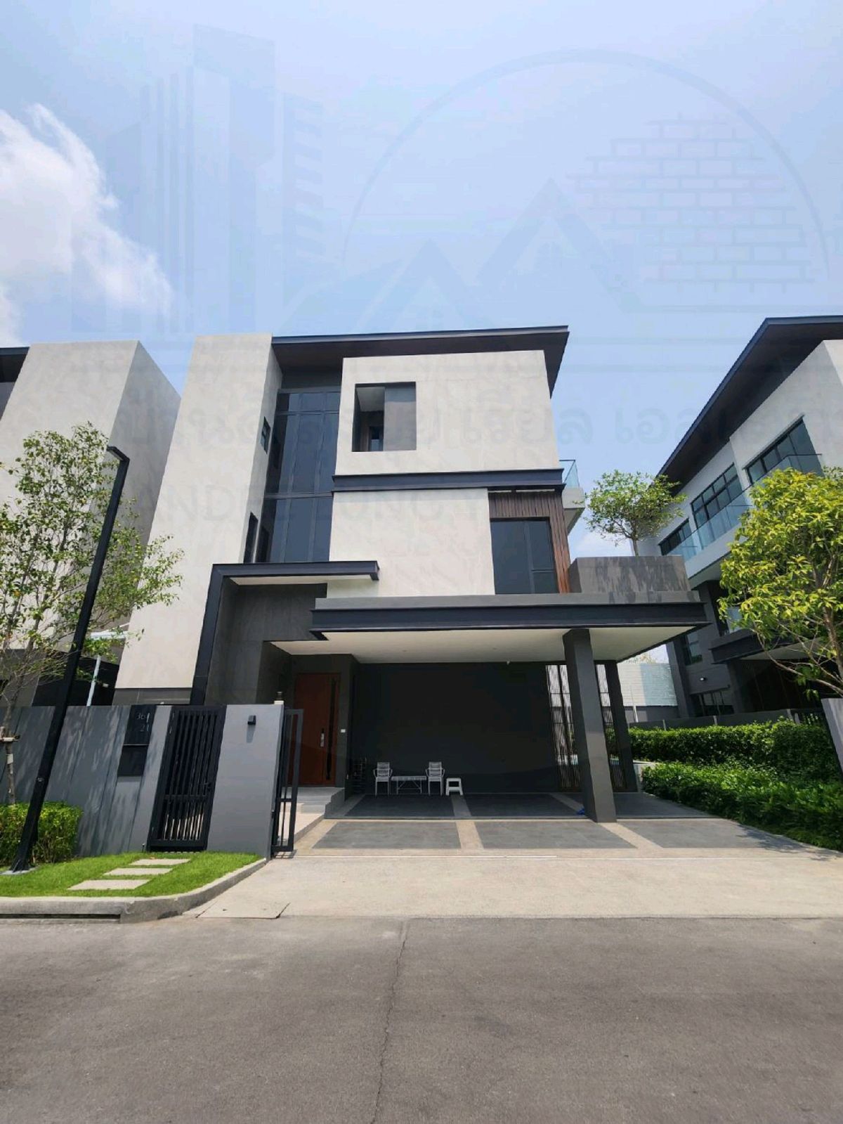 For RentYothinpattana,CDC : Rent a single house, Pool Villa Desner Yothin Phatthana 💫🏊‍♂️🏊‍♂️ 独栋房屋出租，泳池别墅， The Honor Yothin Phatthana