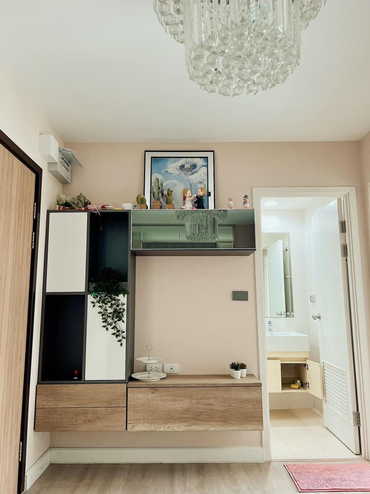 For SaleCondoKasetsart, Ratchayothin : The room is beautiful, never rented. Very good price.