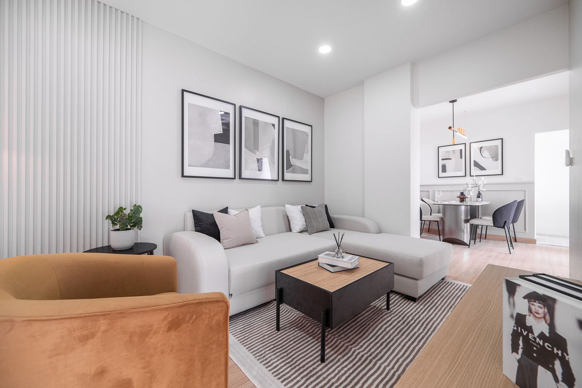 For SaleCondoChaengwatana, Muangthong : 2 bedrooms, 2 bathrooms, closed kitchen by the balcony 🍳 Fully functional layout, close to MRT, malls, and hospital 🏥🛍️🚆
