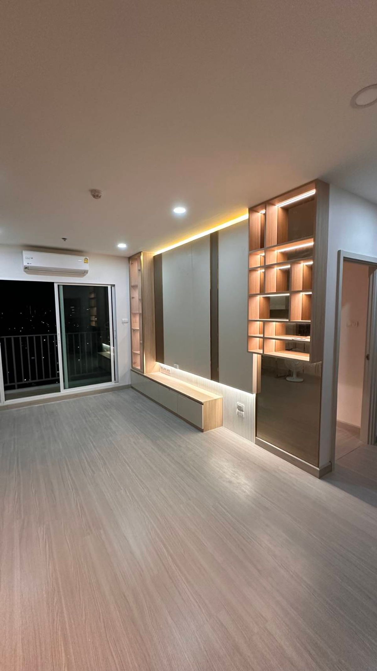 For SaleCondoPinklao, Charansanitwong : Condo for sale, Supalai Loft Yaek Fai Chai Station, 450 meters away from the MRT.