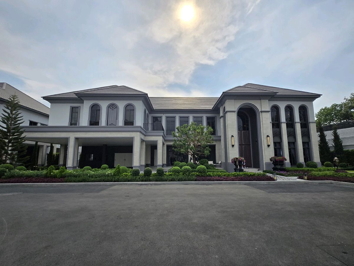 For SaleHousePattanakan, Srinakarin : ✨️The Palazzo, Krungthep Kreetha, large plot 140 million baht ✨️