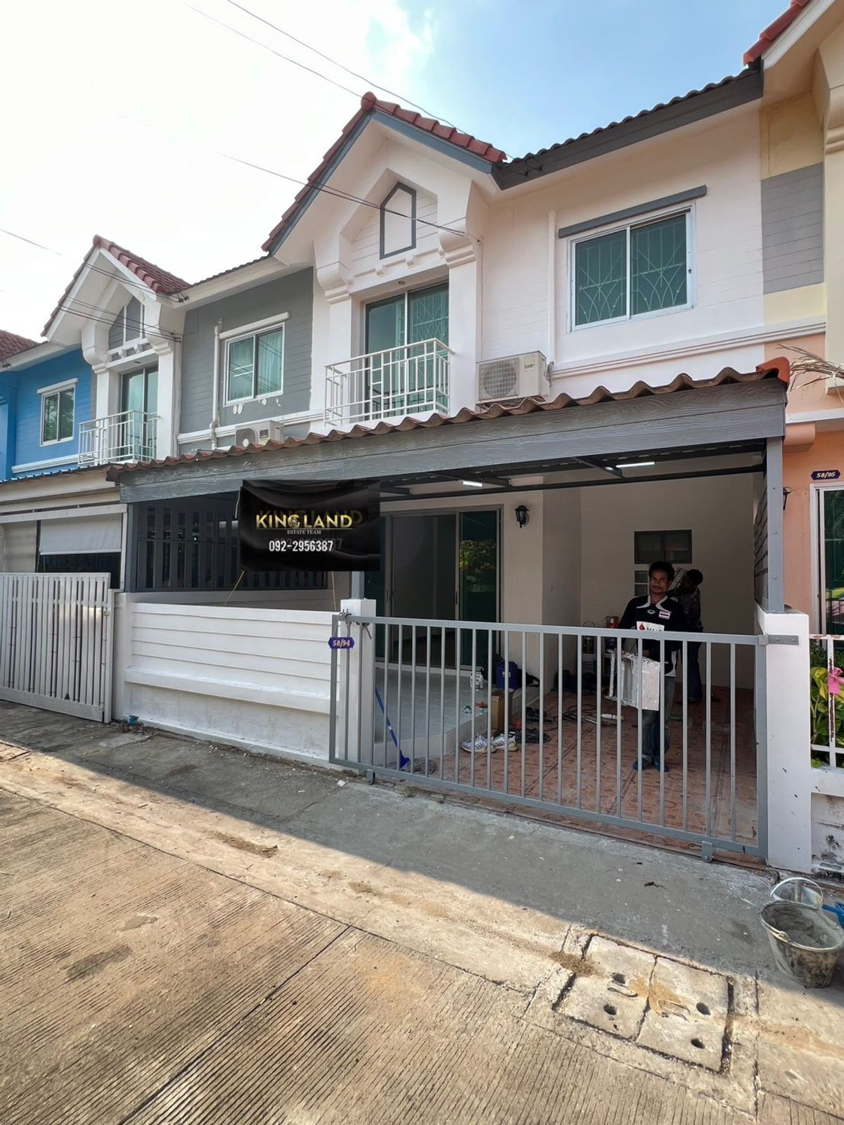 For RentTownhomeNawamin, Ramindra : #3 bedroom townhouse for rent, 2 bathrooms, Khubon 36-38, near the Pink Line & Jazz Mall Khubon Village, Prapha Sap 3 - Good location, walk into the village only a little! Rent only 12,000 baht/month 🔥
