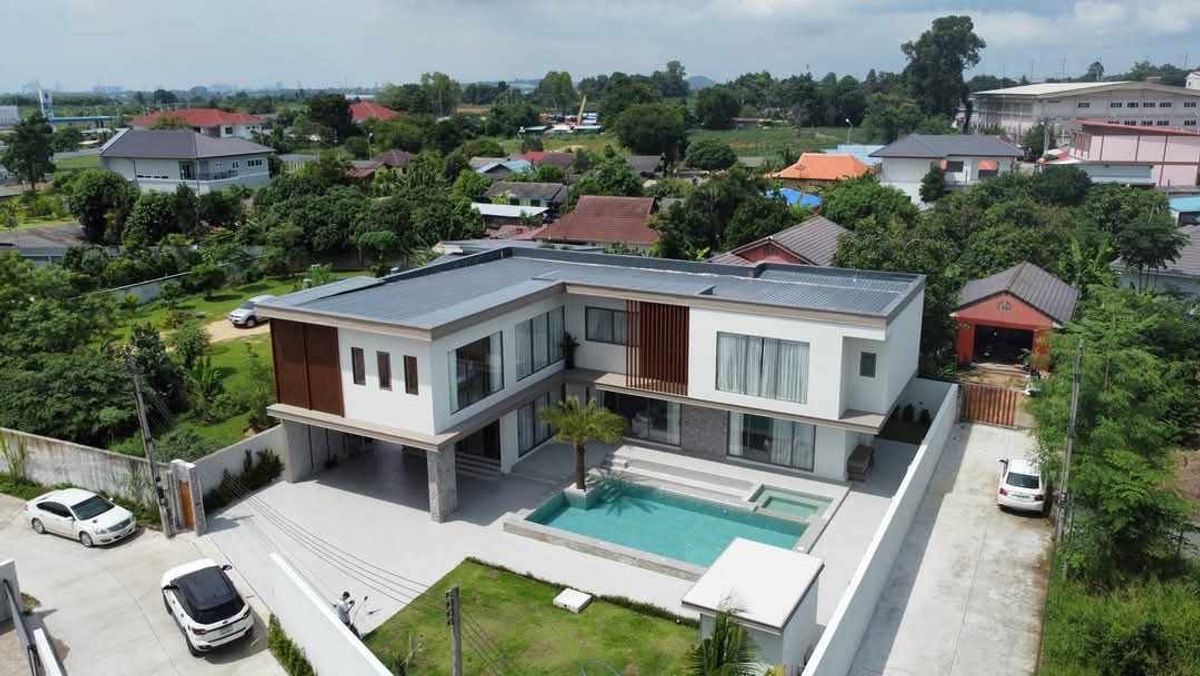 ขายบ้านพัทยา บางแสน ชลบุรี สัตหีบ : 🏡✨ หรูหรา! คุ้มค่า! บ้าน 7 ห้องนอน พร้อมสระว่ายน้ำส่วนตัว! ✨ ที่พัทยา ด่วนนน!!! คุ้มยิ่งกว่าคุ้ม!!