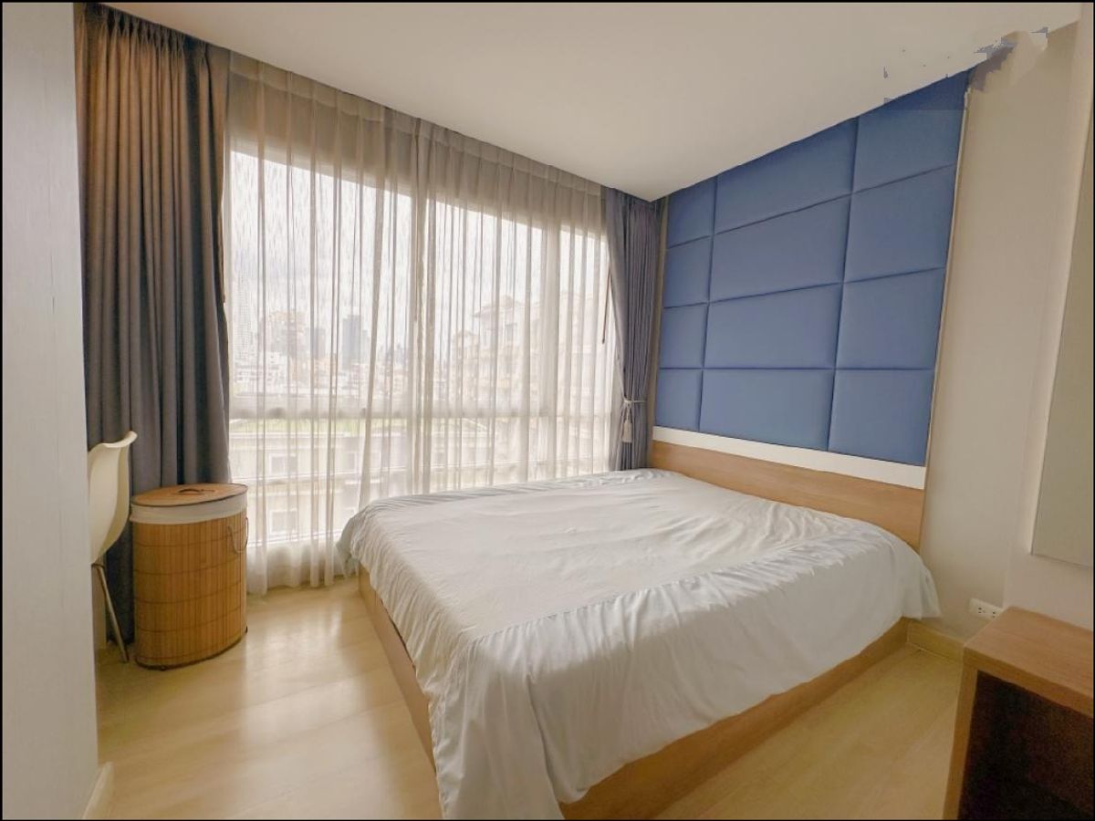 ขายคอนโดรัชดา ห้วยขวาง : ขายคอนโด emerald residence ratchada ห้องสภาพใหม่พร้อมอยู่ ครัวแยกเป็นสัดส่วน แถมเฟอร์นิเจอร์ (S4730)