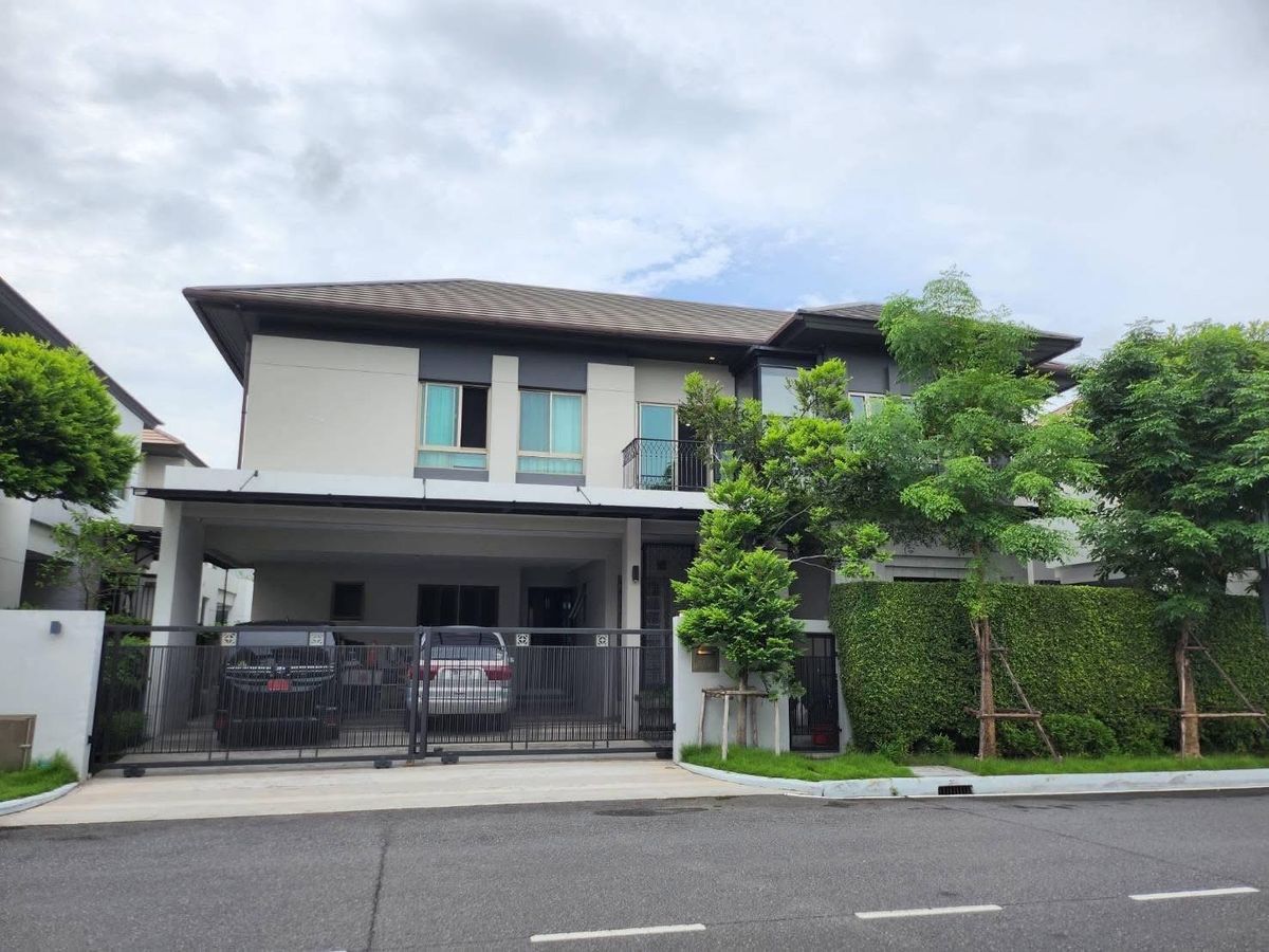 ให้เช่าบ้านสมุทรปราการ สำโรง : ให้เช่าบ้าน ตกแต่งสวยทำเลดี พร้อมลิฟต์แก้ว Grand Bangkok Boulevard ศรีนครินทร์