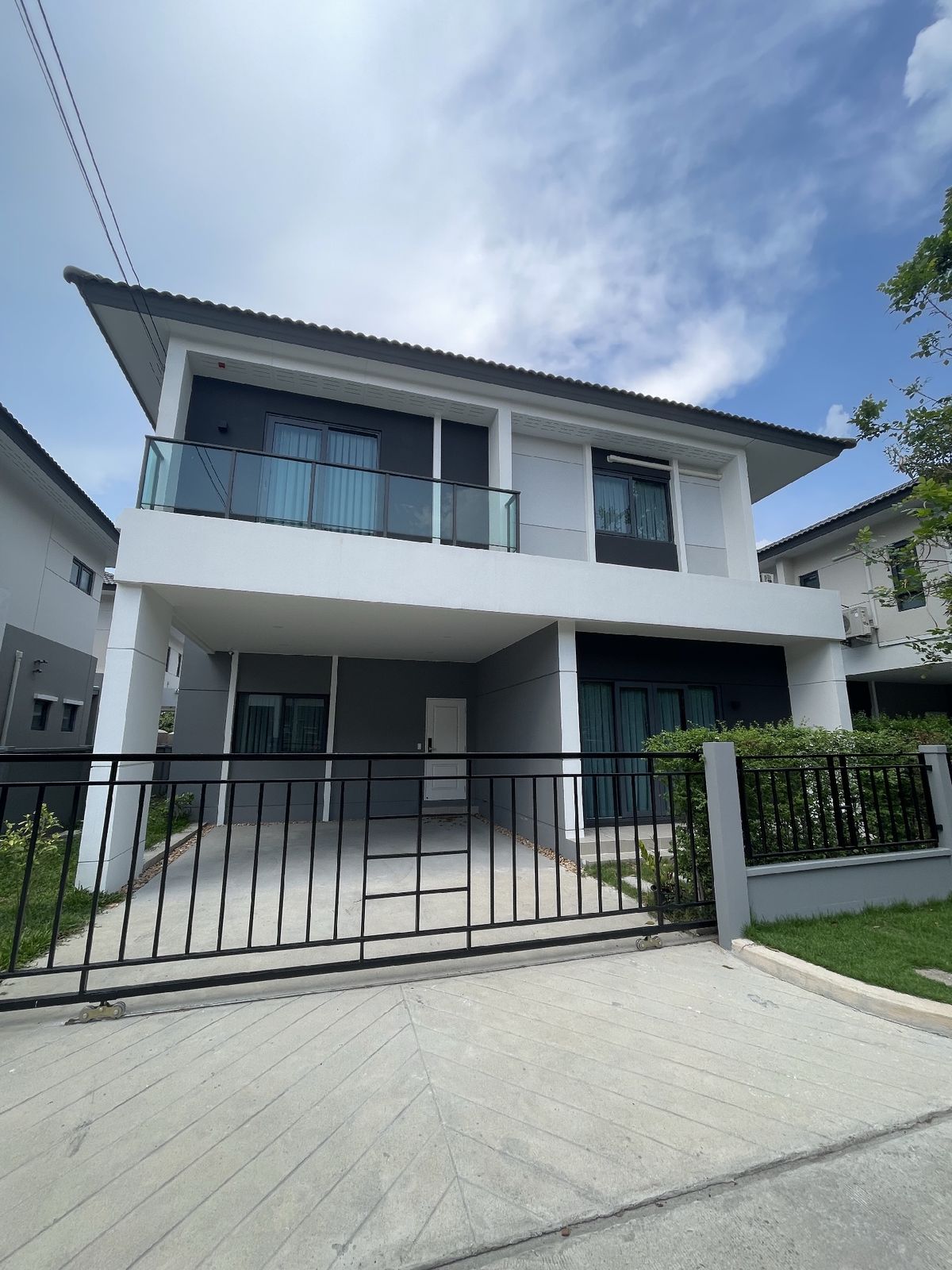 For RentHouseVipawadee, Don Mueang, Lak Si : Rent‼ ️ Detached house, Centro Vibhavadi, near Harrow International School 🏫🎓 Newly decorated with 4 Bedrooms 52.5 SQW 75,000/Month.