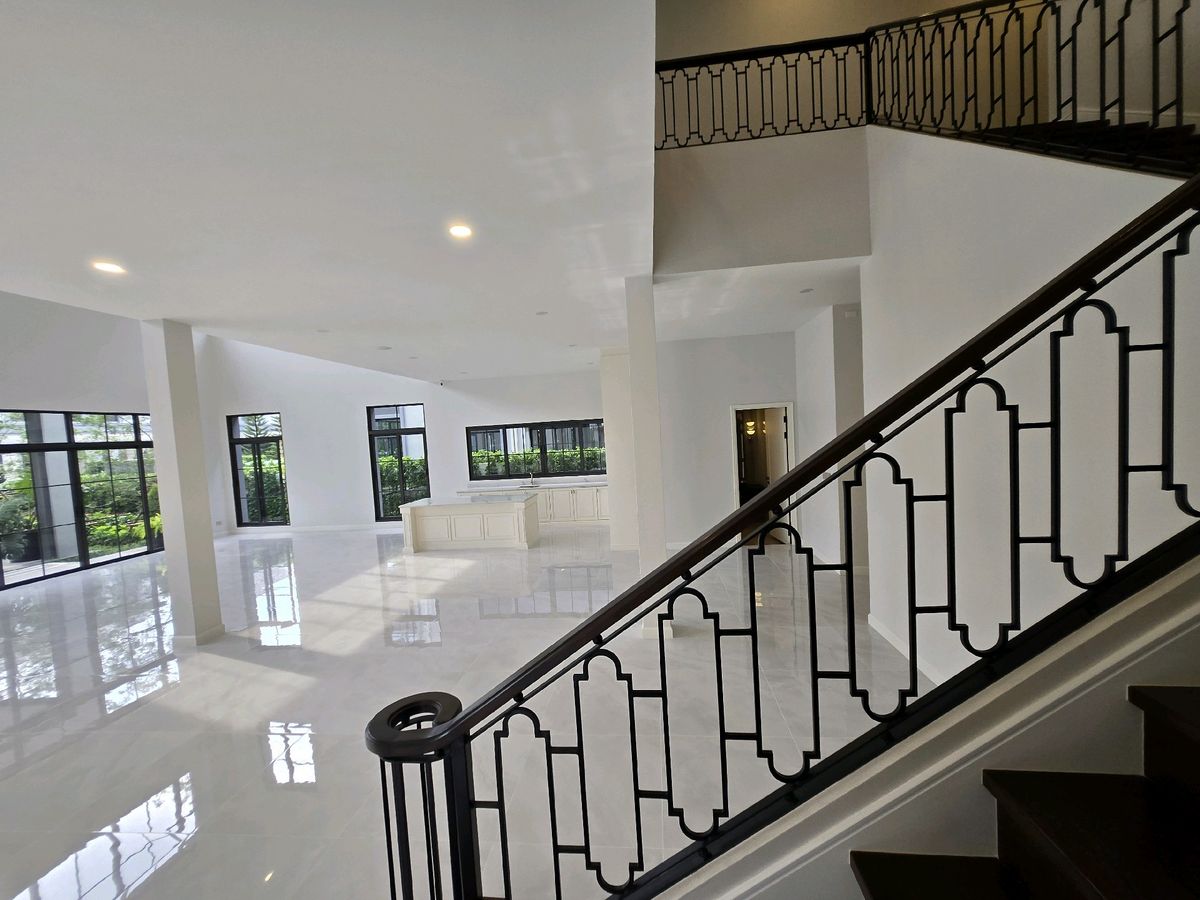 For SaleHousePattanakan, Srinakarin : ✨️The Palazzo, Krungthep Kreetha, large plot 140 million baht ✨️