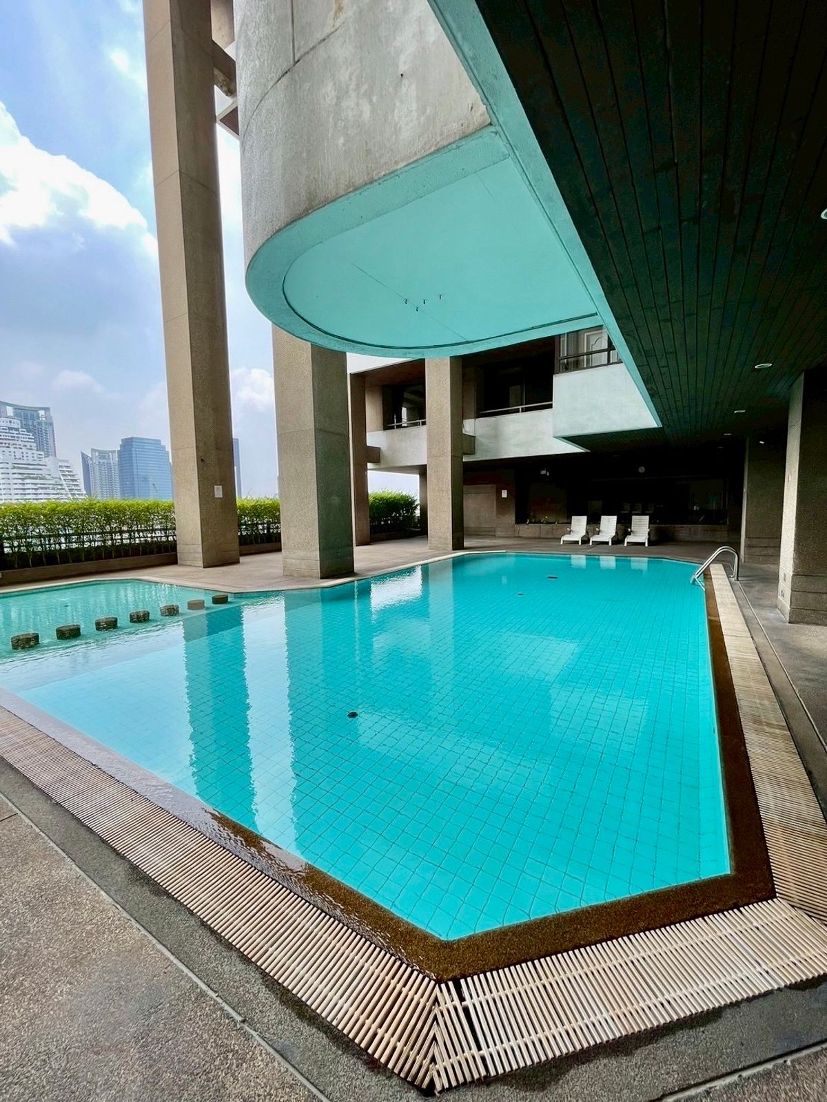 ขายคอนโดสุขุมวิท อโศก ทองหล่อ : ราคาดีสุด ขายด่วนAsoke Tower 3ห้องนอน4ห้องน้ำ+ห้องแม่บ้าน สอบถามได้นะคะ 