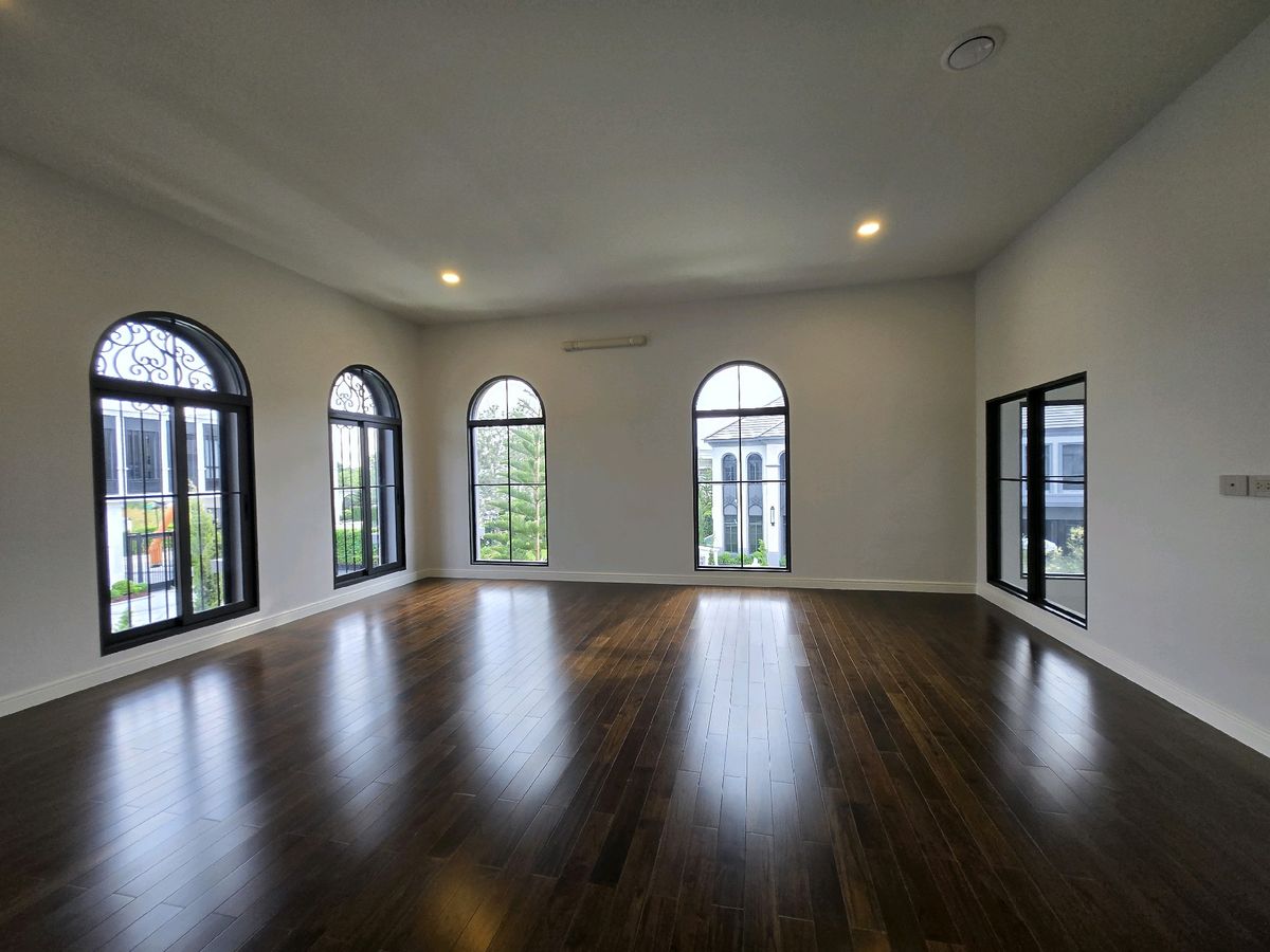 For SaleHousePattanakan, Srinakarin : ✨️The Palazzo, Krungthep Kreetha, large plot 140 million baht ✨️