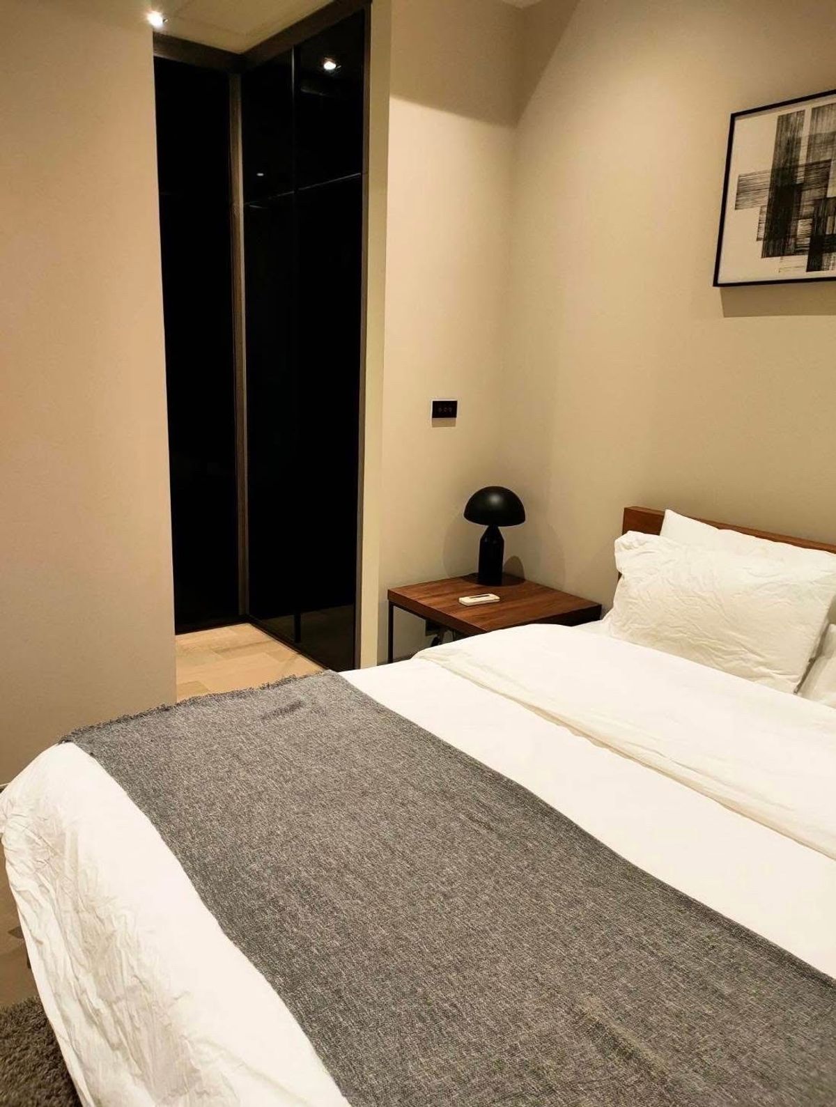 ให้เช่าคอนโดสุขุมวิท อโศก ทองหล่อ : Condo: HYDE Heritage ThonglorLocation :🚆bts ThonglorFloor : 8Size : 45SQMType : 1Bedroom 1Bathroom  Rent Price : 46,000/monthTel. 0825877125 (คุณซัน)AG👉 line.me/ti/p/eklLUohzVL