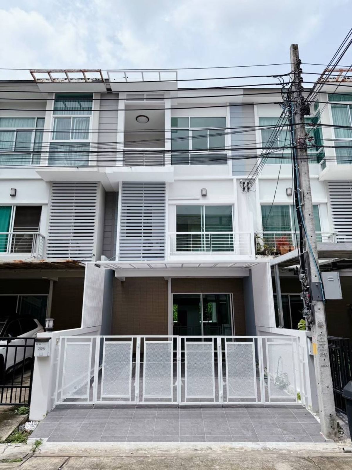 ขายทาวน์โฮมลาดกระบัง สุวรรณภูมิ : เดอะ เมทโทร พระราม 9 / 3 ห้องนอน (ขาย), The Metro Rama 9 / 3 Bedrooms (SALE) FON021