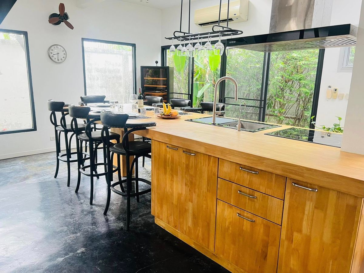 For RentHouseSamut Prakan,Samrong : 🏡⭐️🌈 House for rent, Chonlada Suvarnabhumi Project, beautifully decorated, convenient to travel in and out in many ways Near Suvarnabhumi Airport #Pet pet 🐶