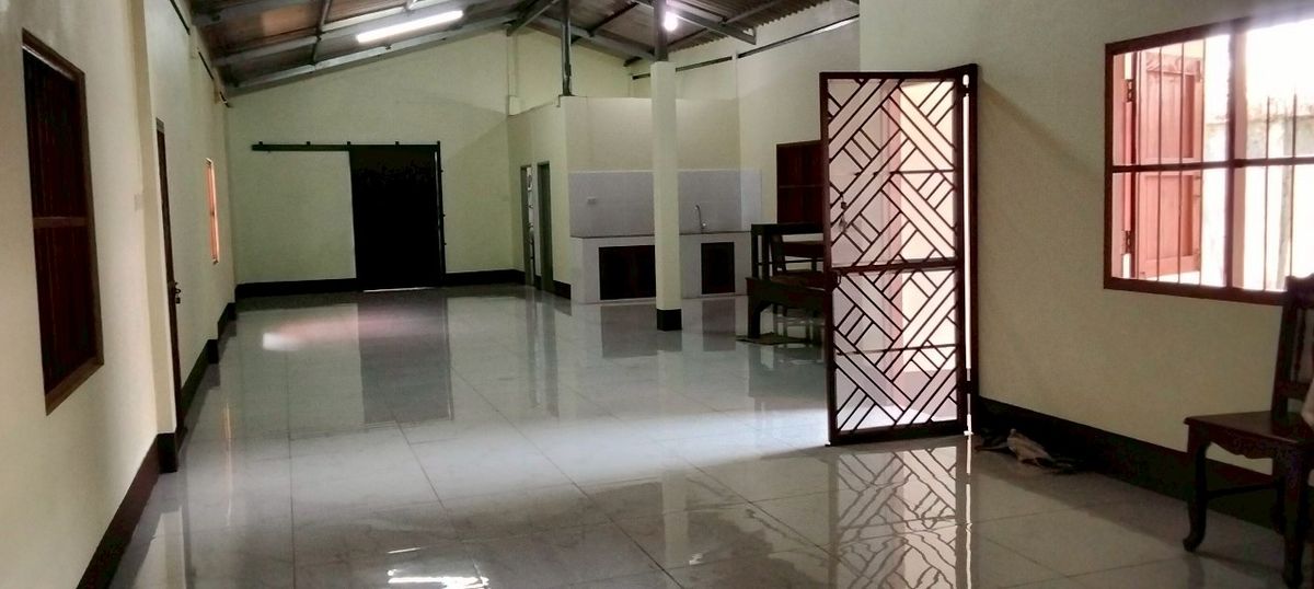 ขายบ้านจันทบุรี : ขายบ้านโบราณ กลางชุมชนหนองบัว จันทบุรี