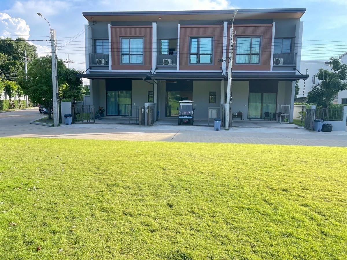 For RentHouseVipawadee, Don Mueang, Lak Si : Rent a 2.5 -story house. Niri Don Mueang Village, Townhome, complete, ready to move in. Interested