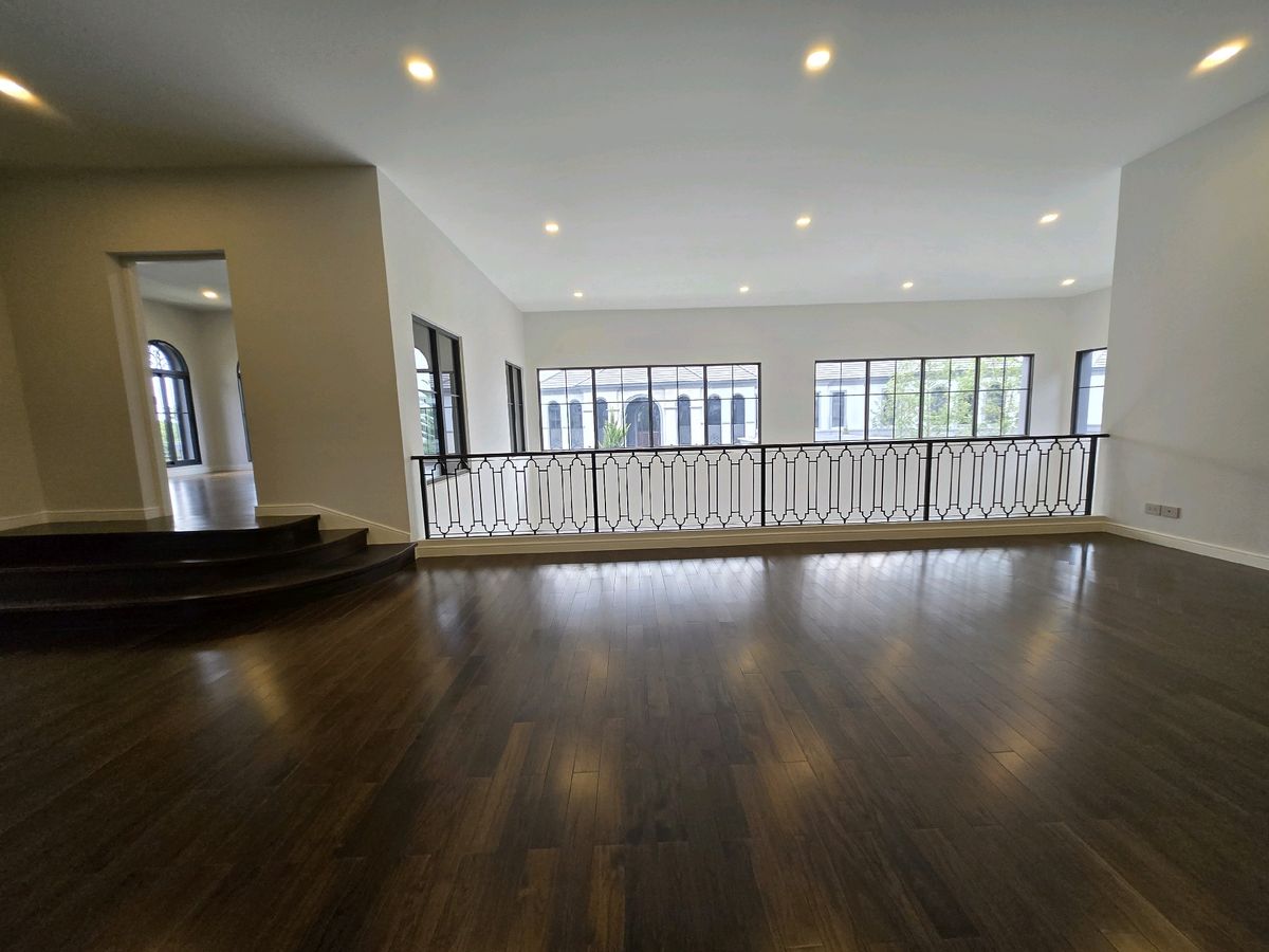 For SaleHousePattanakan, Srinakarin : ✨️The Palazzo, Krungthep Kreetha, large plot 140 million baht ✨️