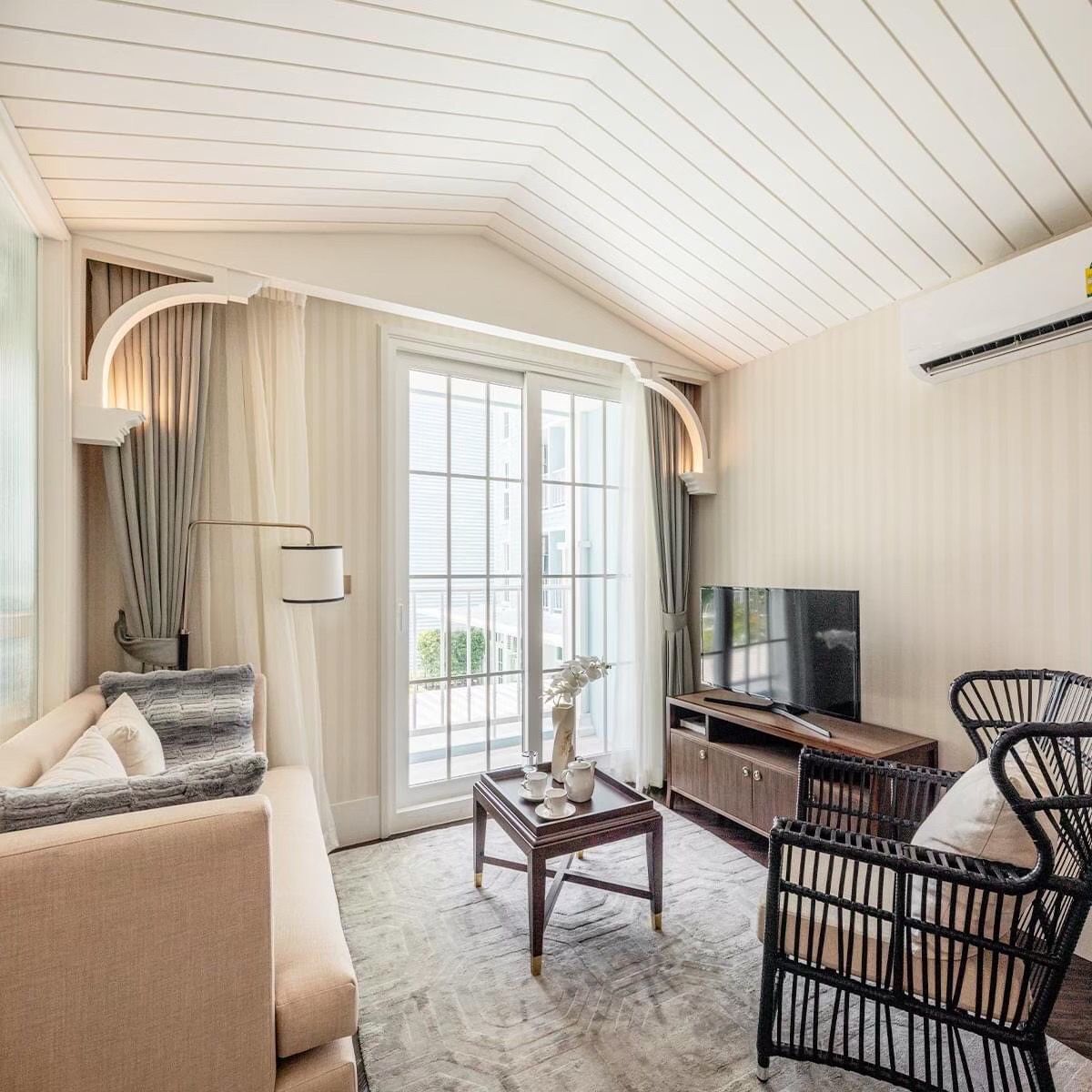ขายคอนโดพัทยา บางแสน ชลบุรี สัตหีบ : Grand Florida Beach Front Condo