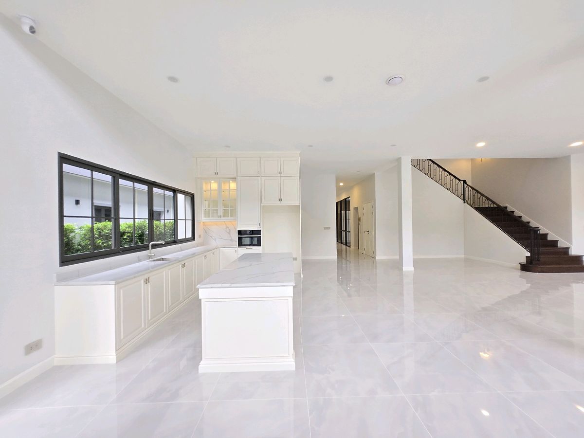 For SaleHousePattanakan, Srinakarin : ✨️The Palazzo, Krungthep Kreetha, large plot 140 million baht ✨️