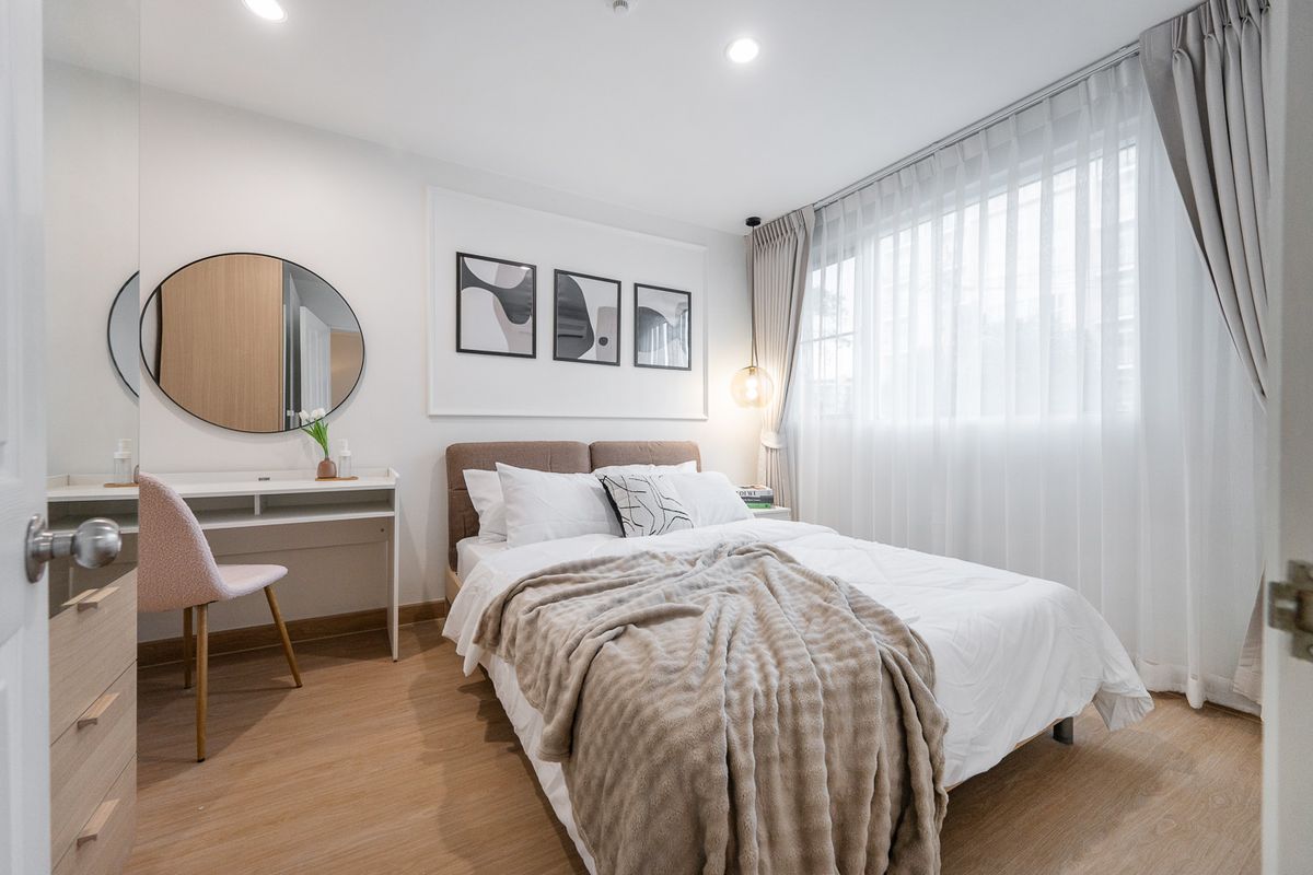 For SaleCondoThaphra, Talat Phlu, Wutthakat : Close to BTS Wutthakat 🚆just 9-min, quiet condo with full facilities!