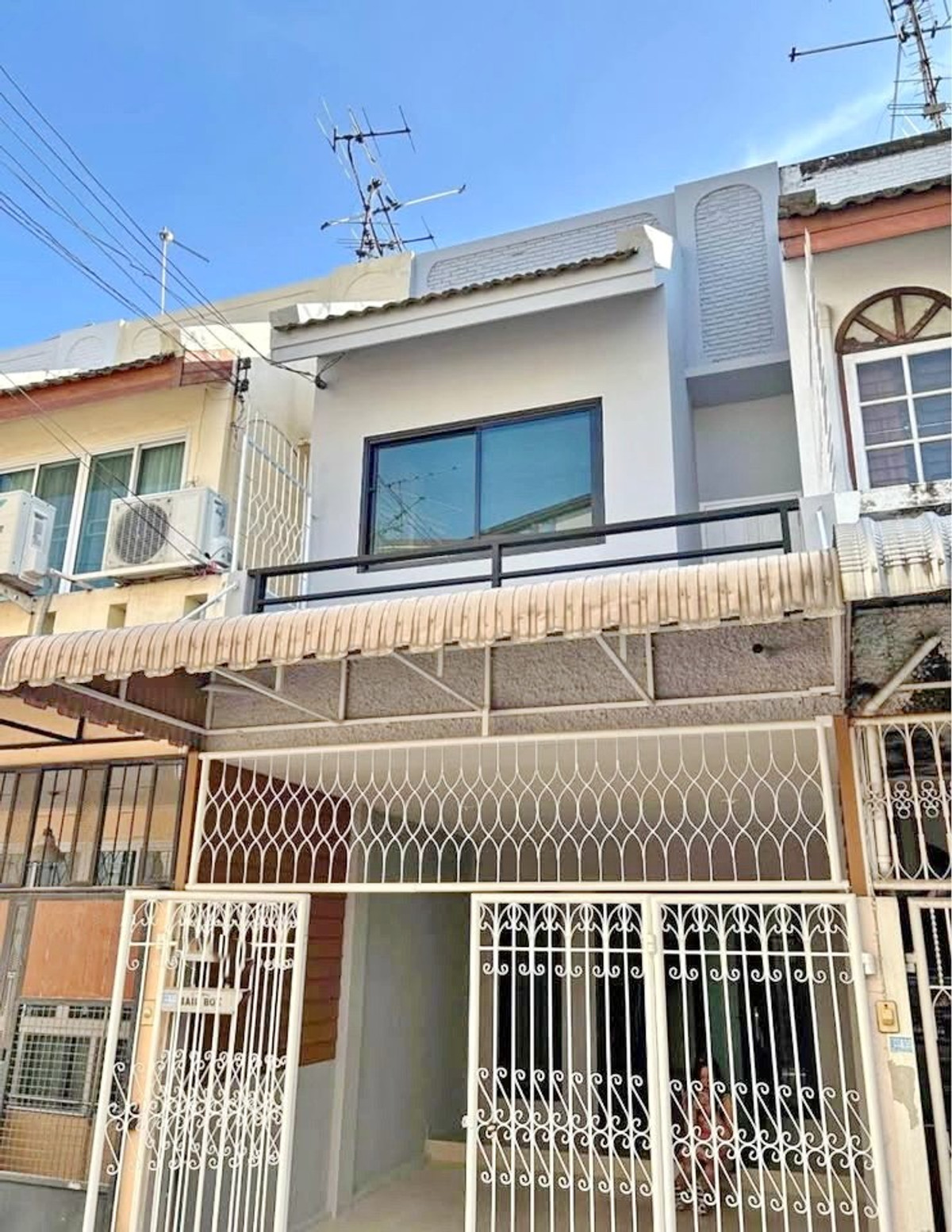 ให้เช่าทาวน์โฮมโชคชัย4 ลาดพร้าว71 : HK0489♛ให้เช่า *ทาวน์เฮ้าส์ 2 ห้องนอน⚝ลาดพร้าว♜MRT ภาวนา∞099-5919653,065-9423251▚Line@sureresidence