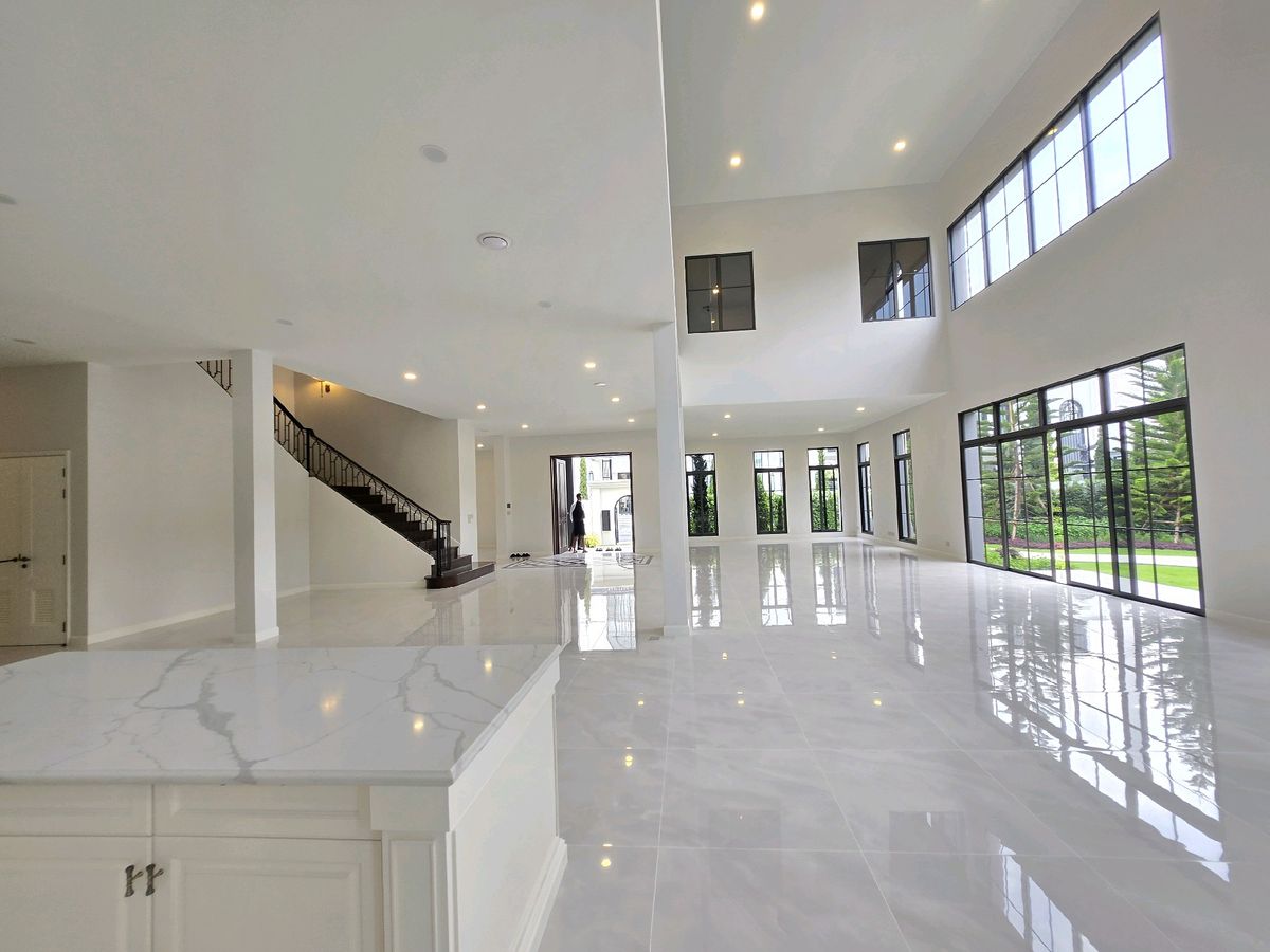 For SaleHousePattanakan, Srinakarin : ✨️The Palazzo, Krungthep Kreetha, large plot 140 million baht ✨️