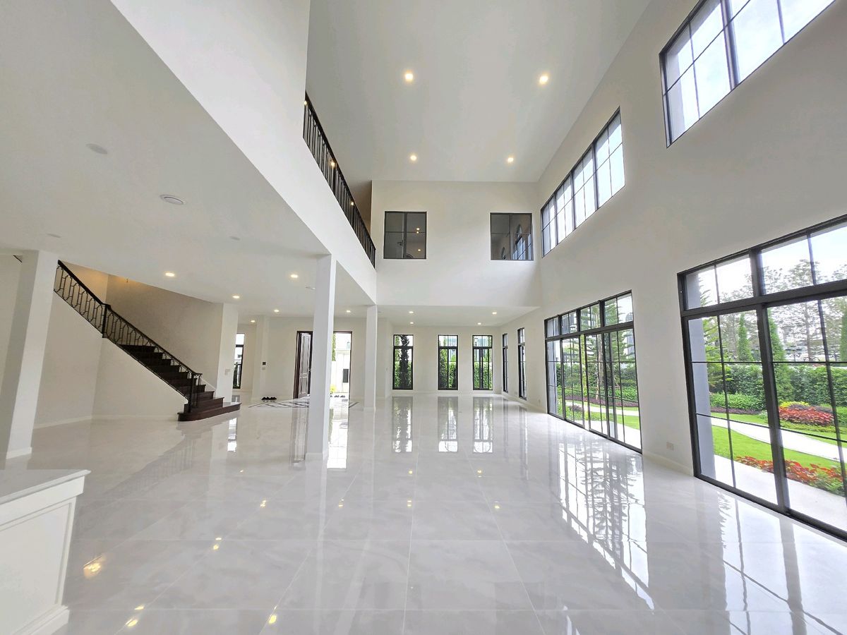 For SaleHousePattanakan, Srinakarin : ✨️The Palazzo, Krungthep Kreetha, large plot 140 million baht ✨️