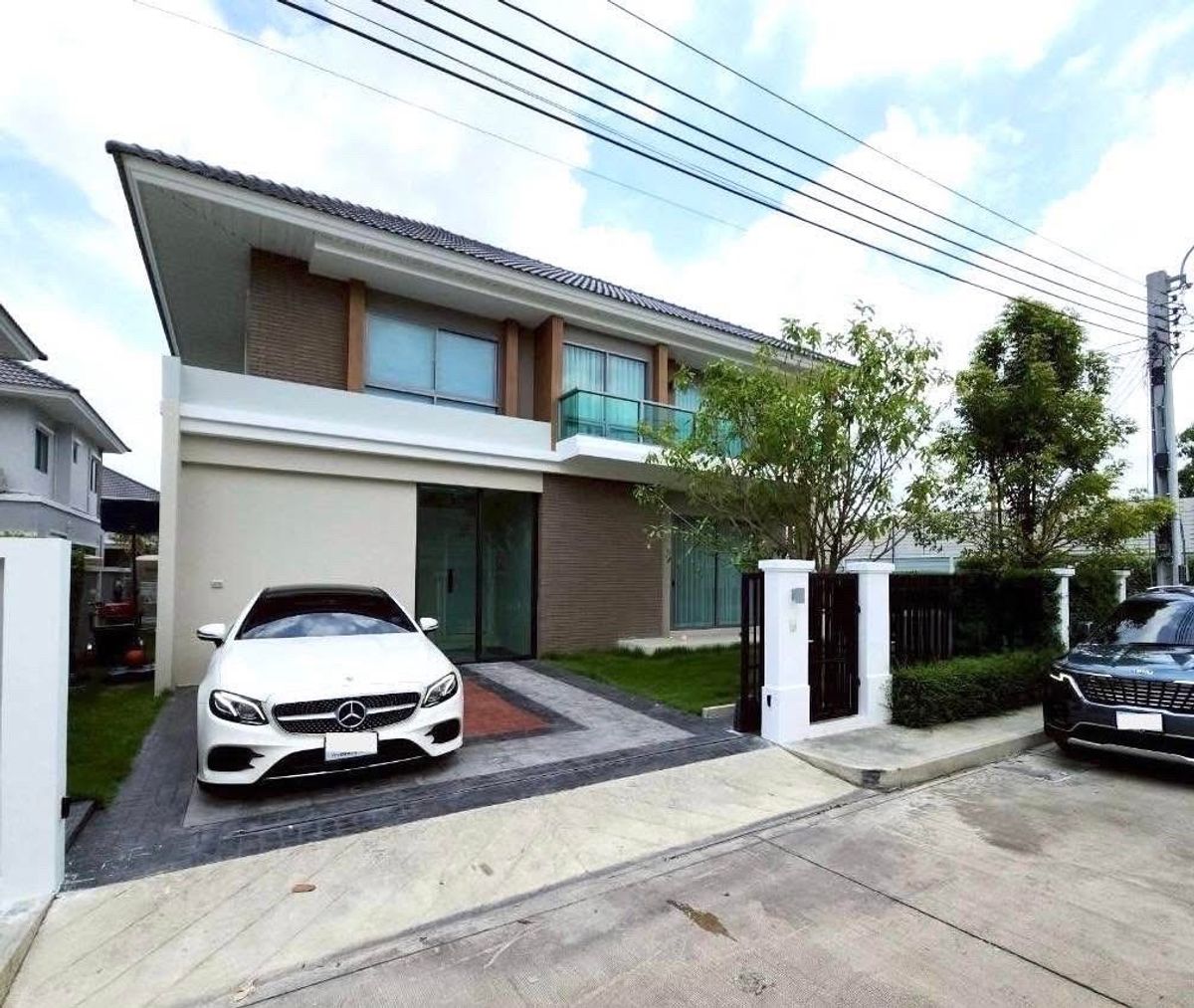 ขายบ้านสมุทรปราการ สำโรง : ขาย บ้านหลังมุม ตกแต่งพร้อมเข้าอยู่  Perfect Resident สุขุมวิท 77  สุวรรณภูมิ