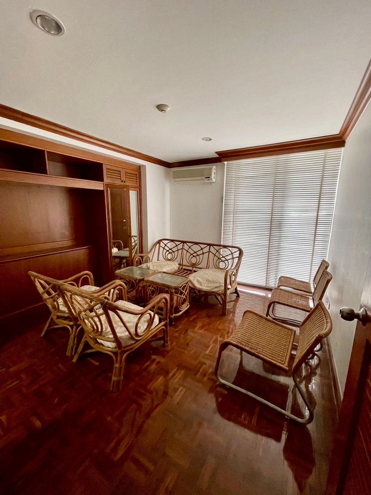 ขายคอนโดสุขุมวิท อโศก ทองหล่อ : ราคาดีสุด ขายด่วนAsoke Tower 3ห้องนอน4ห้องน้ำ+ห้องแม่บ้าน สอบถามได้นะคะ 