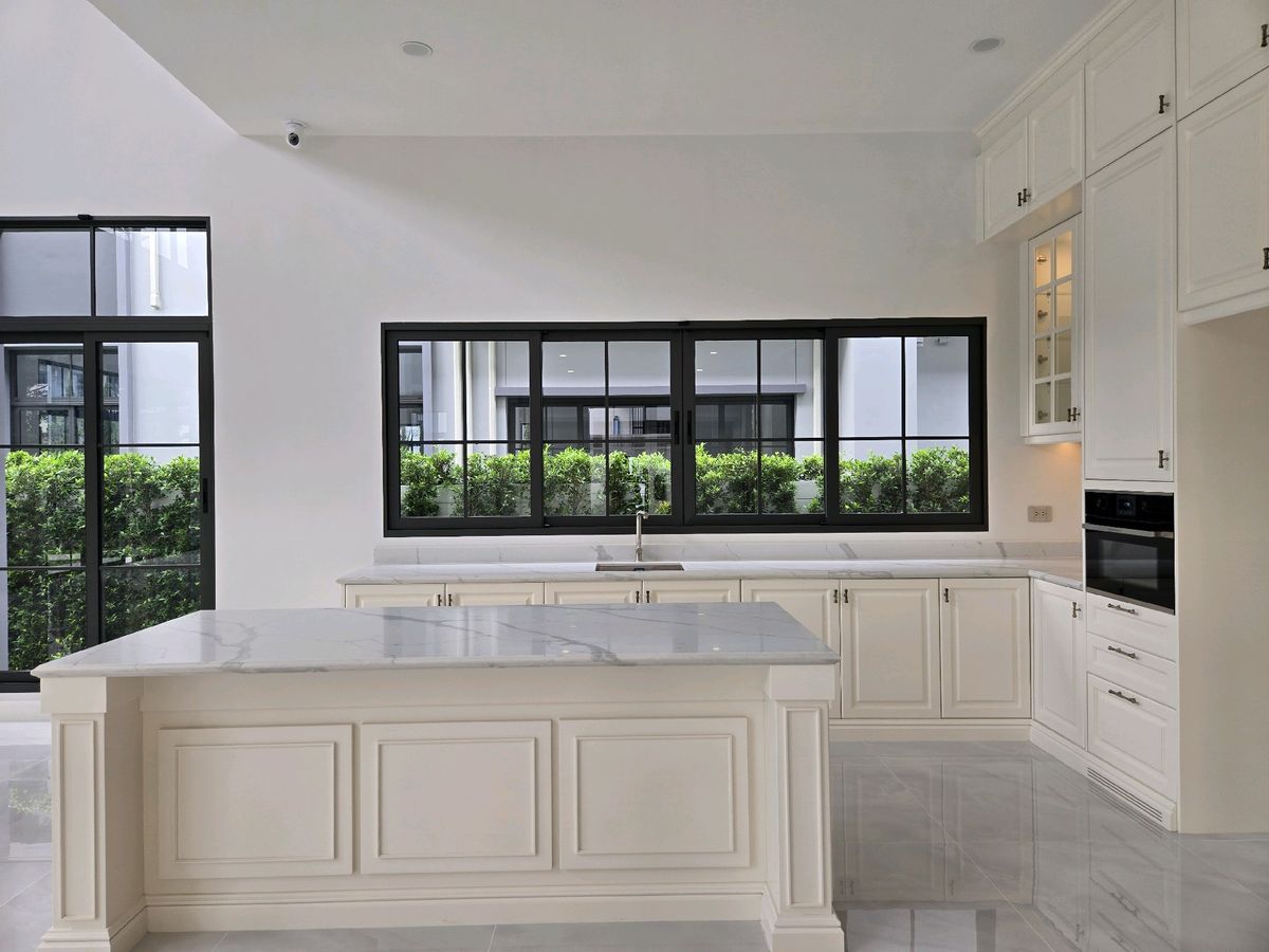 For SaleHousePattanakan, Srinakarin : ✨️The Palazzo, Krungthep Kreetha, large plot 140 million baht ✨️